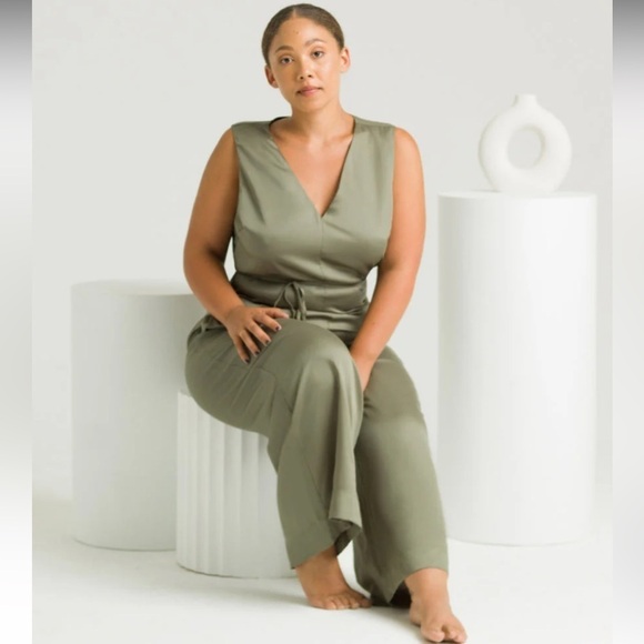 ETTITUDE Women’s size large Sateen Jumpsuit (onyx - black) NIB - Picture 5 of 9